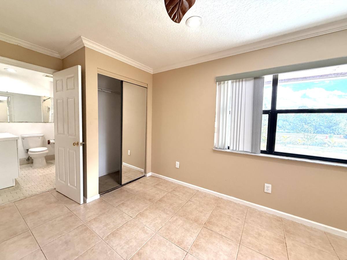 Apartment for rent at 16031 78th Rd N, Loxahatchee, FL 33470