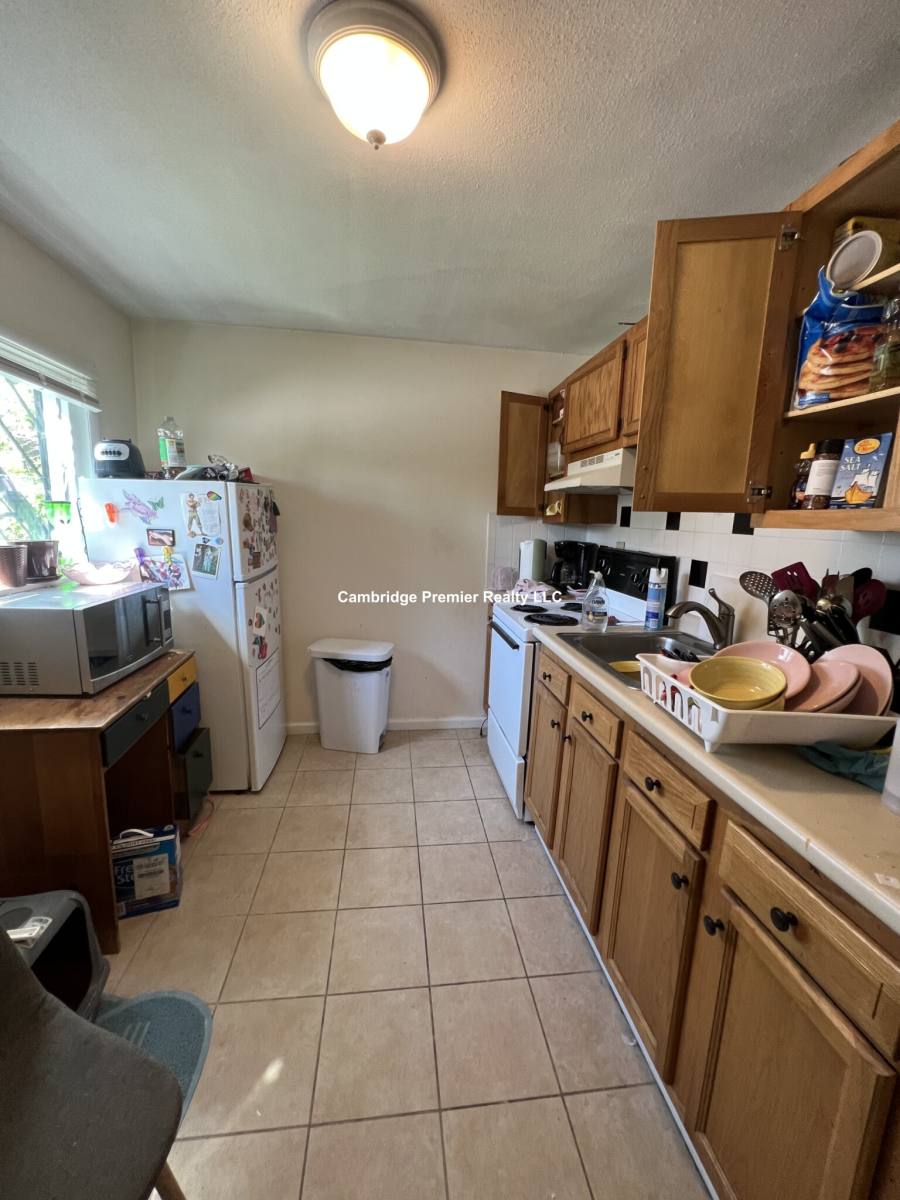 House for rent at 17 Pine St #1, Cambridge, MA 02139