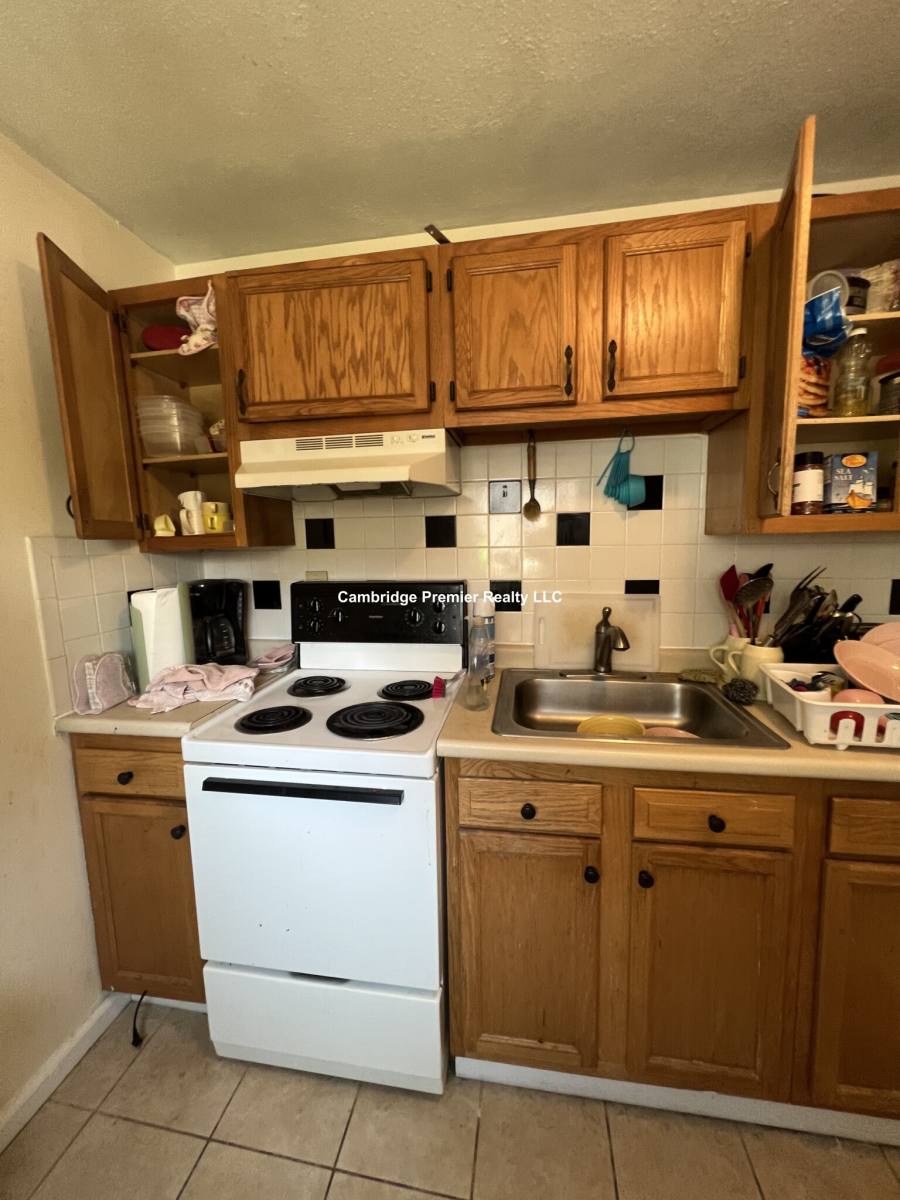 House for rent at 17 Pine St #1, Cambridge, MA 02139