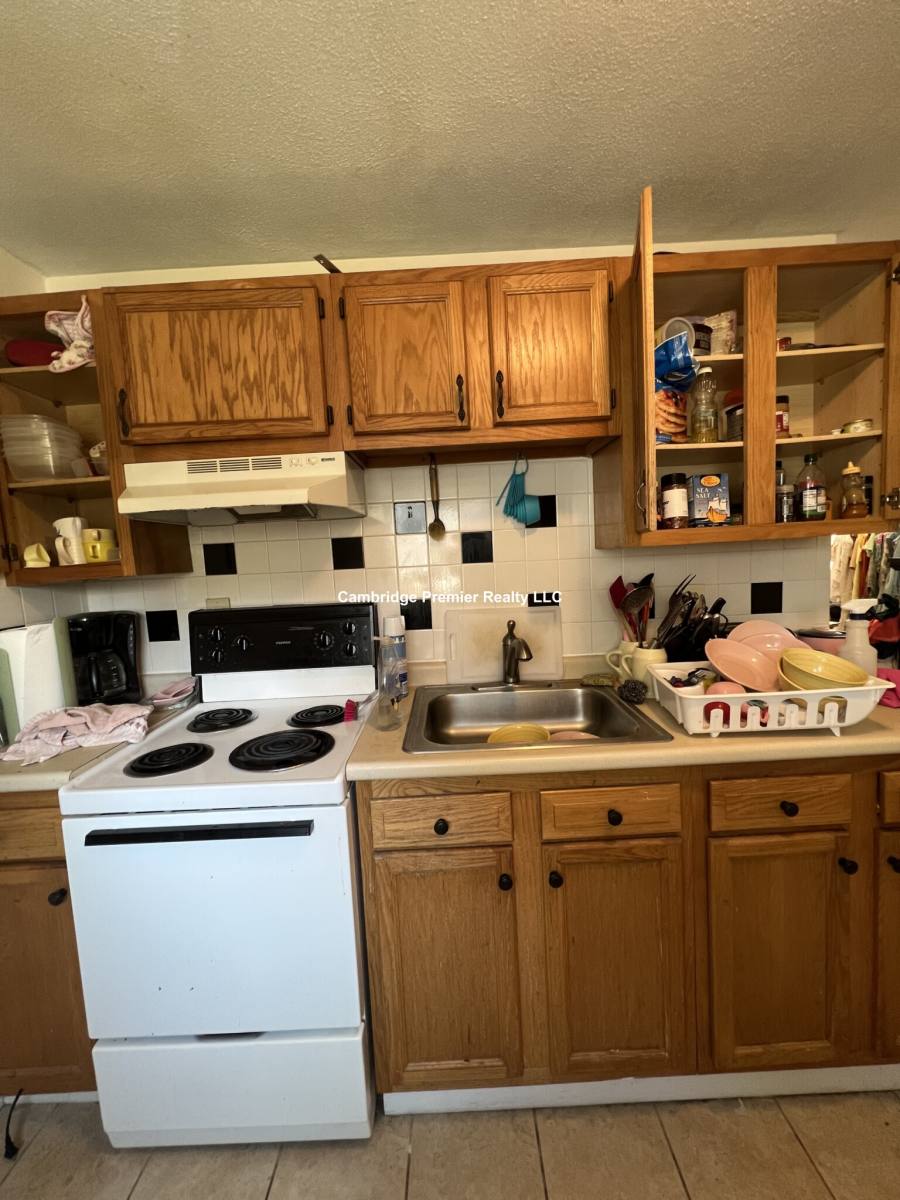 House for rent at 17 Pine St #1, Cambridge, MA 02139