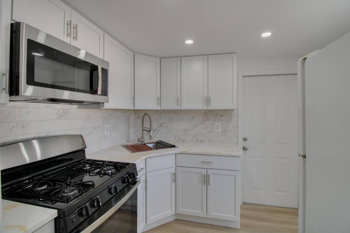 Apartment for rent at 236 N Oleander Ave, Daytona Beach, FL 32118