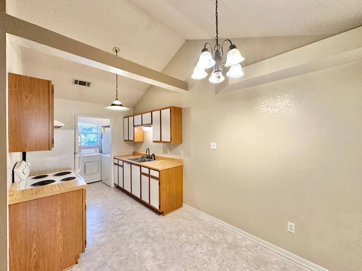 Apartment for rent at 401 W Lincoln Ave, Copperas Cove, TX 76522