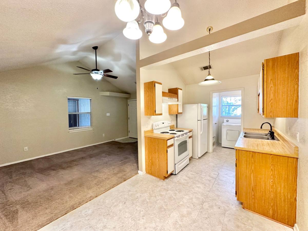 Apartment for rent at 401 W Lincoln Ave, Copperas Cove, TX 76522
