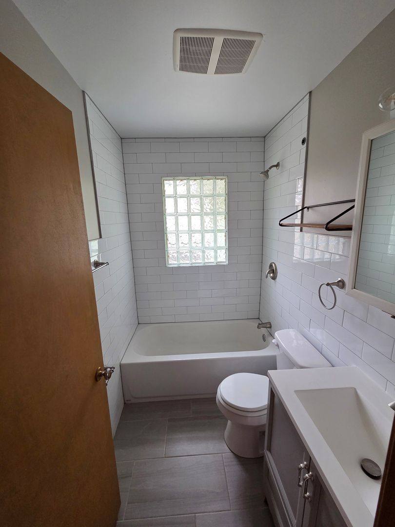 House for rent at 4844 Hickory St, Omaha, NE 68106