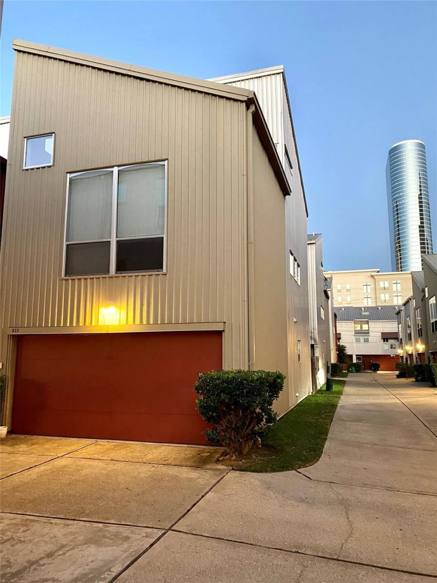 823 Robin St #823, Houston, TX 77019