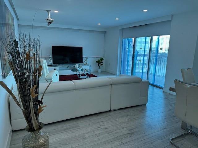 Apartment for rent at 18041 Biscayne Blvd #904, North Miami Beach, FL 33160