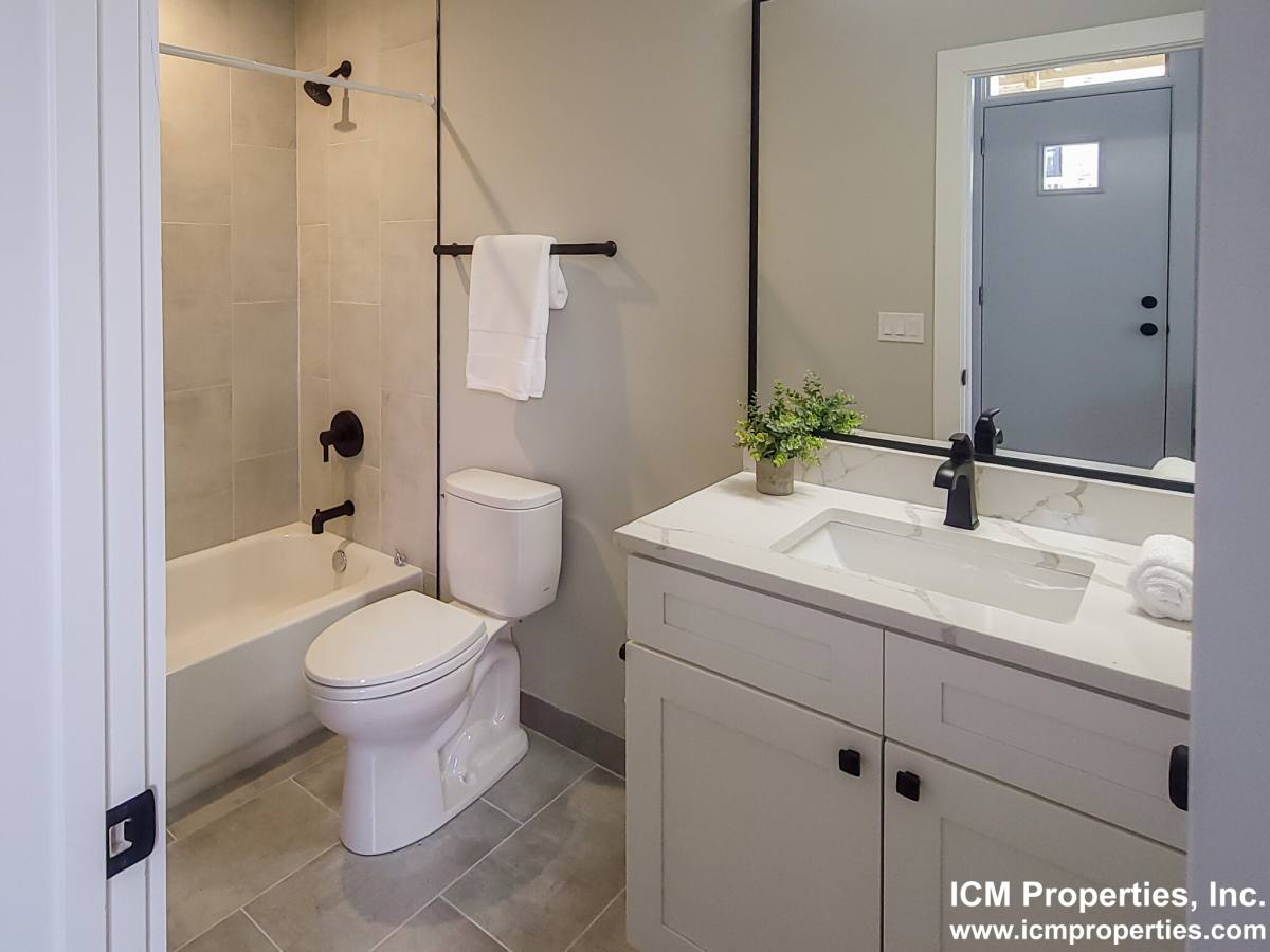 Apartment for rent at 2020 W Montrose #3B, Chicago, IL 60625