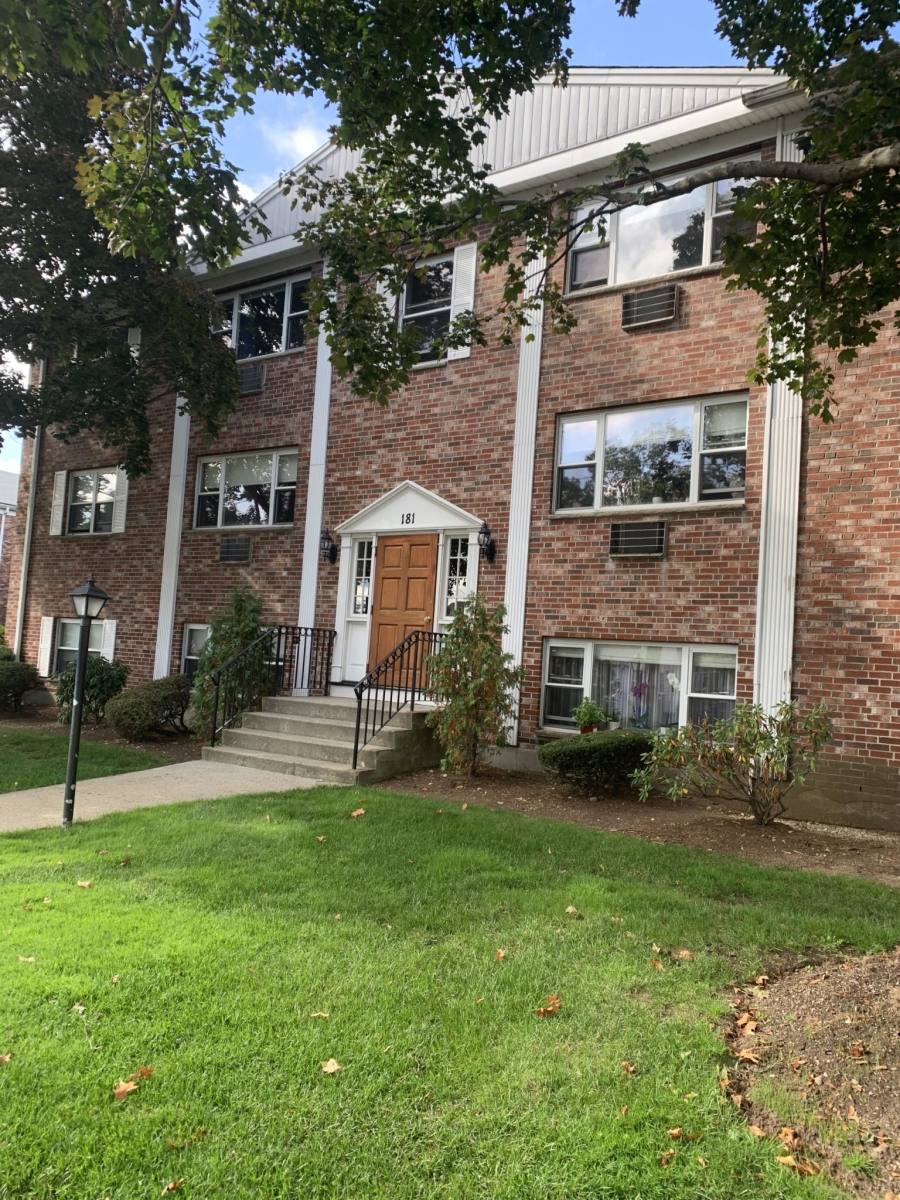 Apartment for rent at 181 Lexington St #35, Auburndale, MA 02466