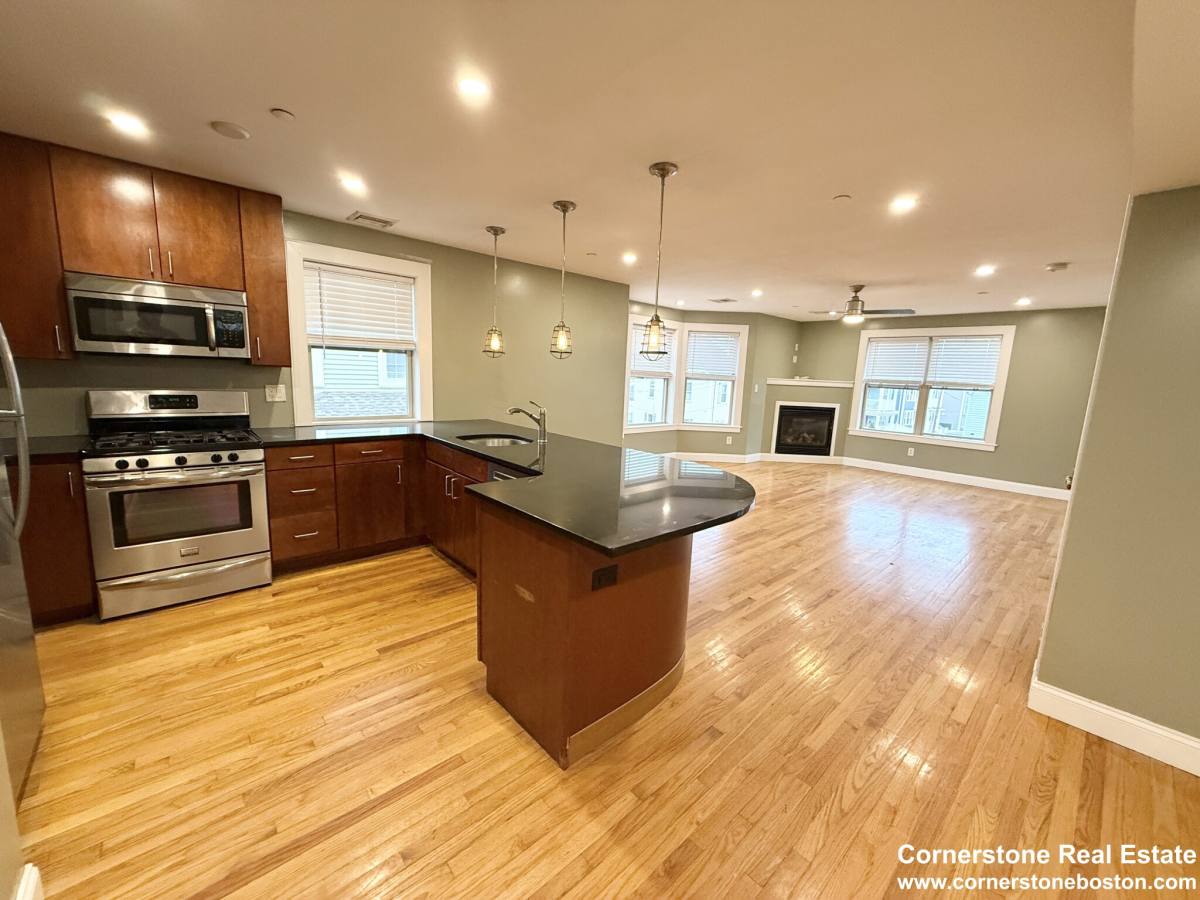 Apartment for rent at 31 Humphreys St #3, Dorchester, MA 02125