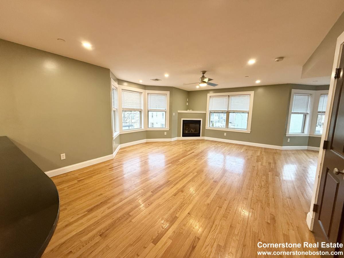 Apartment for rent at 31 Humphreys St #3, Dorchester, MA 02125