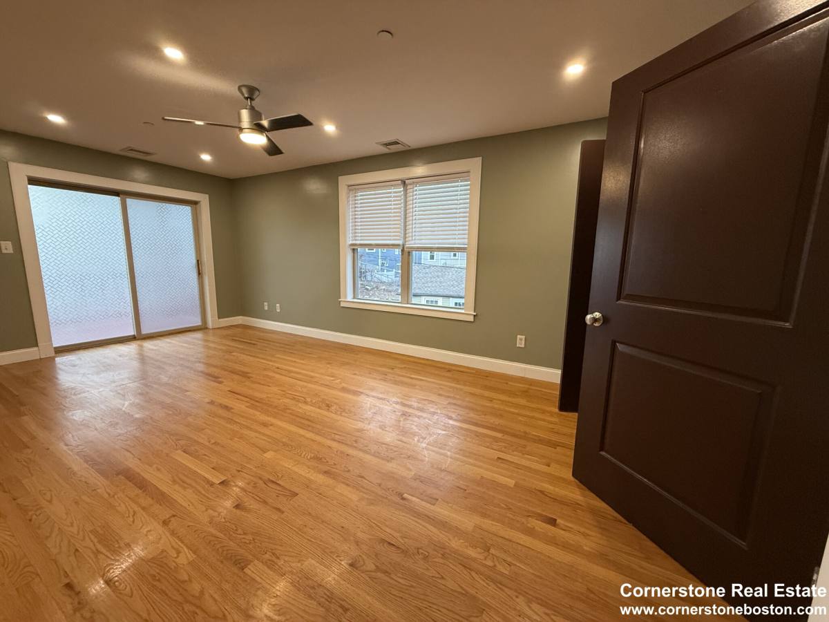 Apartment for rent at 31 Humphreys St #3, Dorchester, MA 02125