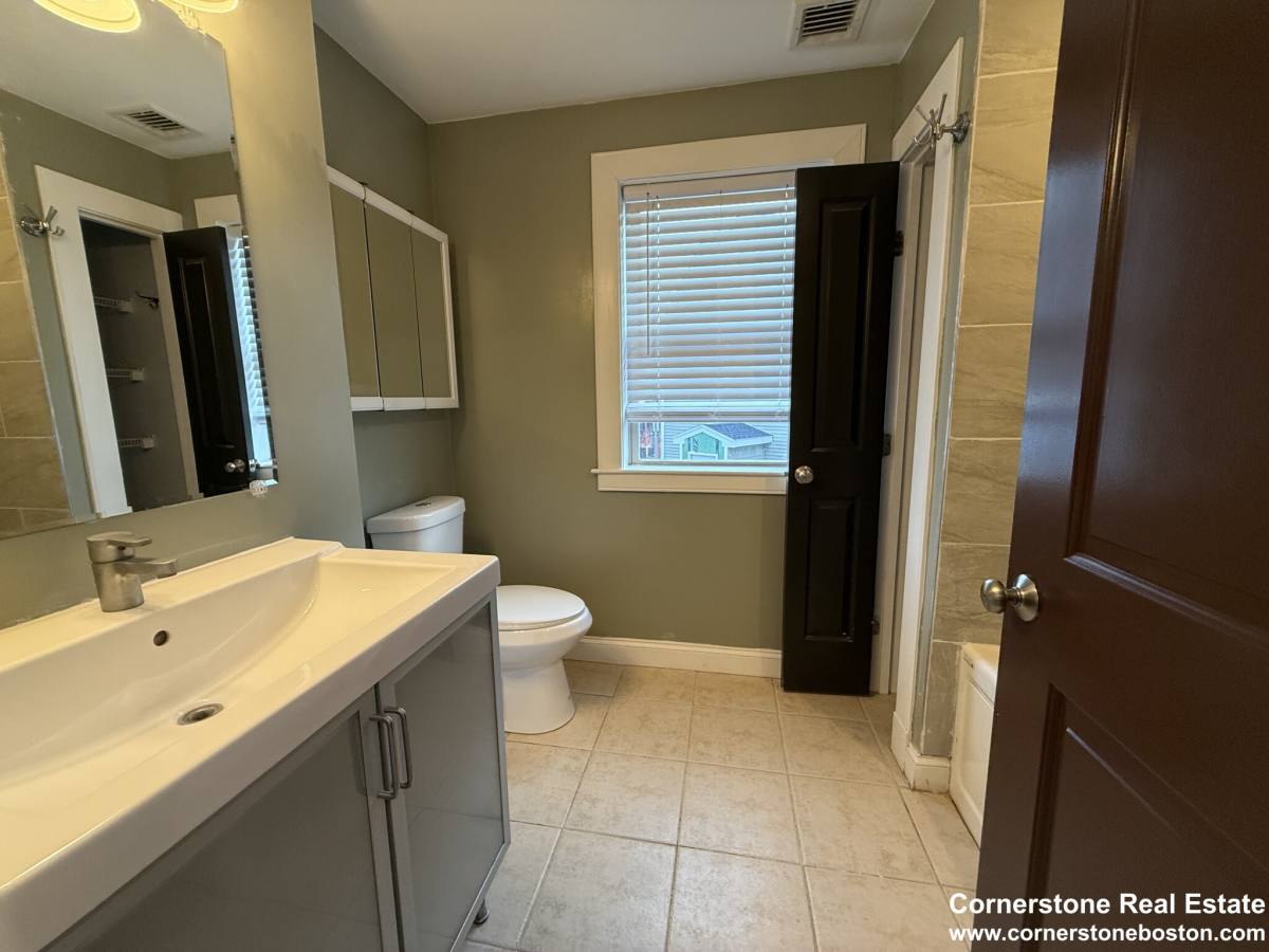 Apartment for rent at 31 Humphreys St #3, Dorchester, MA 02125