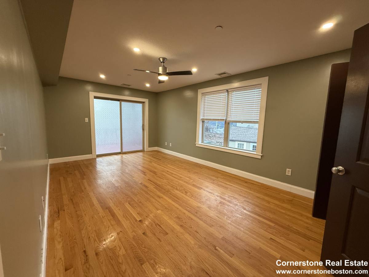 Apartment for rent at 31 Humphreys St #3, Dorchester, MA 02125