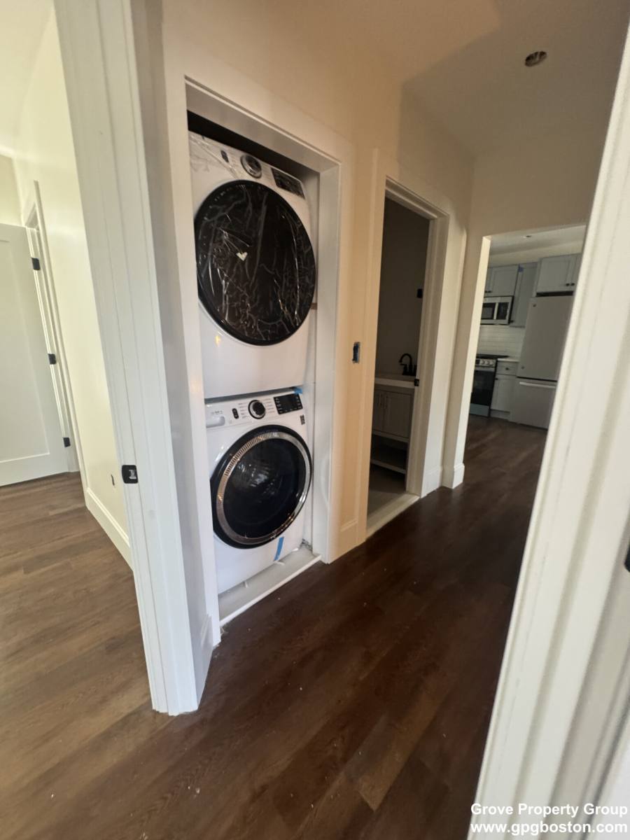 Apartment for rent at 10 Hunting #1, Cambridge, MA 02141