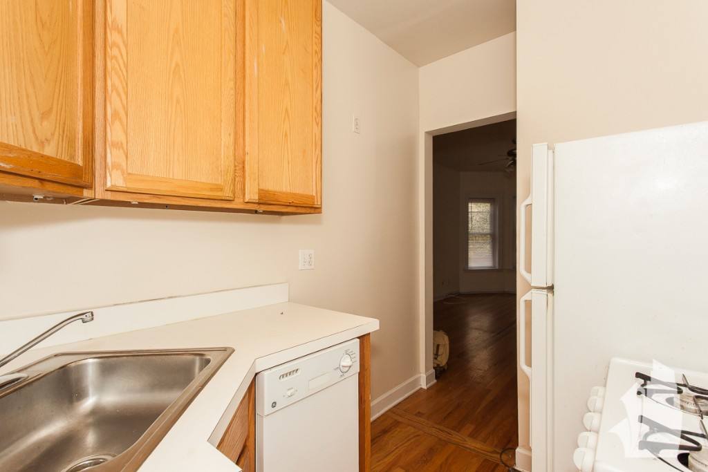 Apartment for rent at 3926 N Pine Grove Ave #G, Chicago, IL 60613
