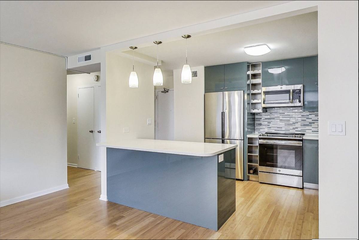 Condo for rent at 6301 N Sheridan #7C, Chicago, IL 60660