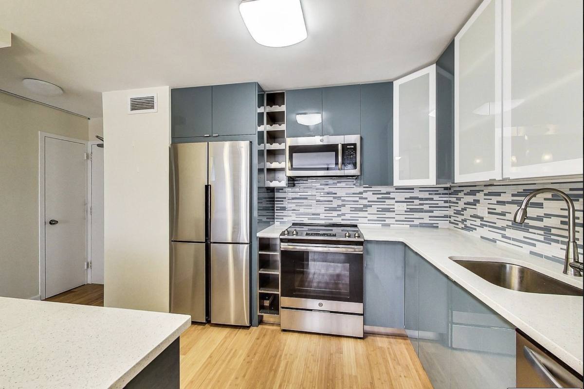 Condo for rent at 6301 N Sheridan #7C, Chicago, IL 60660