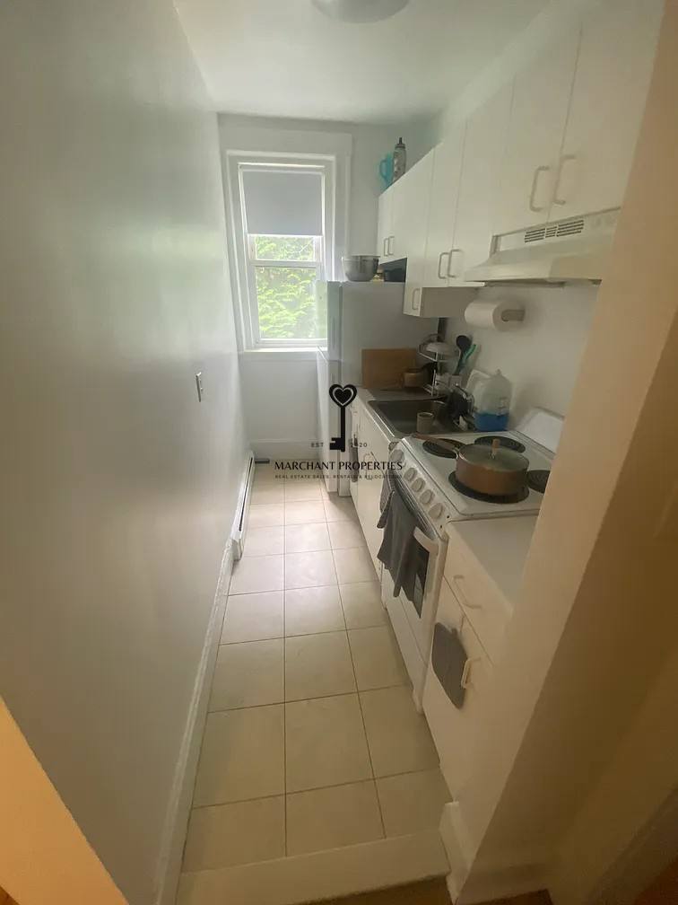 Apartment for rent at 17 Fairbanks St #11, Brookline, MA 02446