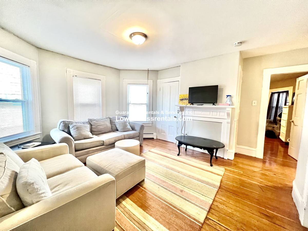 House for rent at 13 Phillips St, Lowell, MA 01854