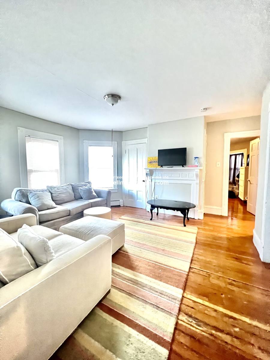 House for rent at 13 Phillips St, Lowell, MA 01854