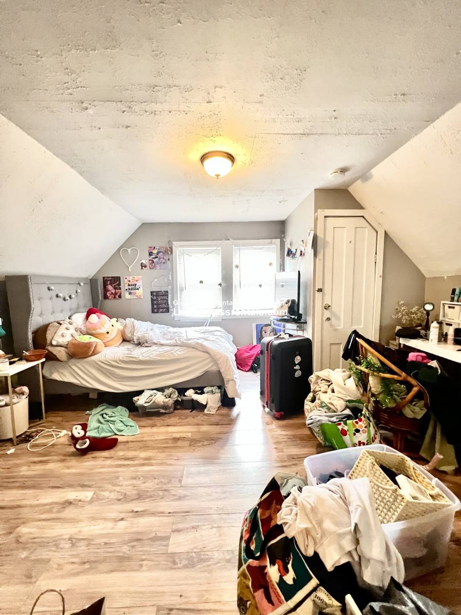 House for rent at 13 Phillips St, Lowell, MA 01854