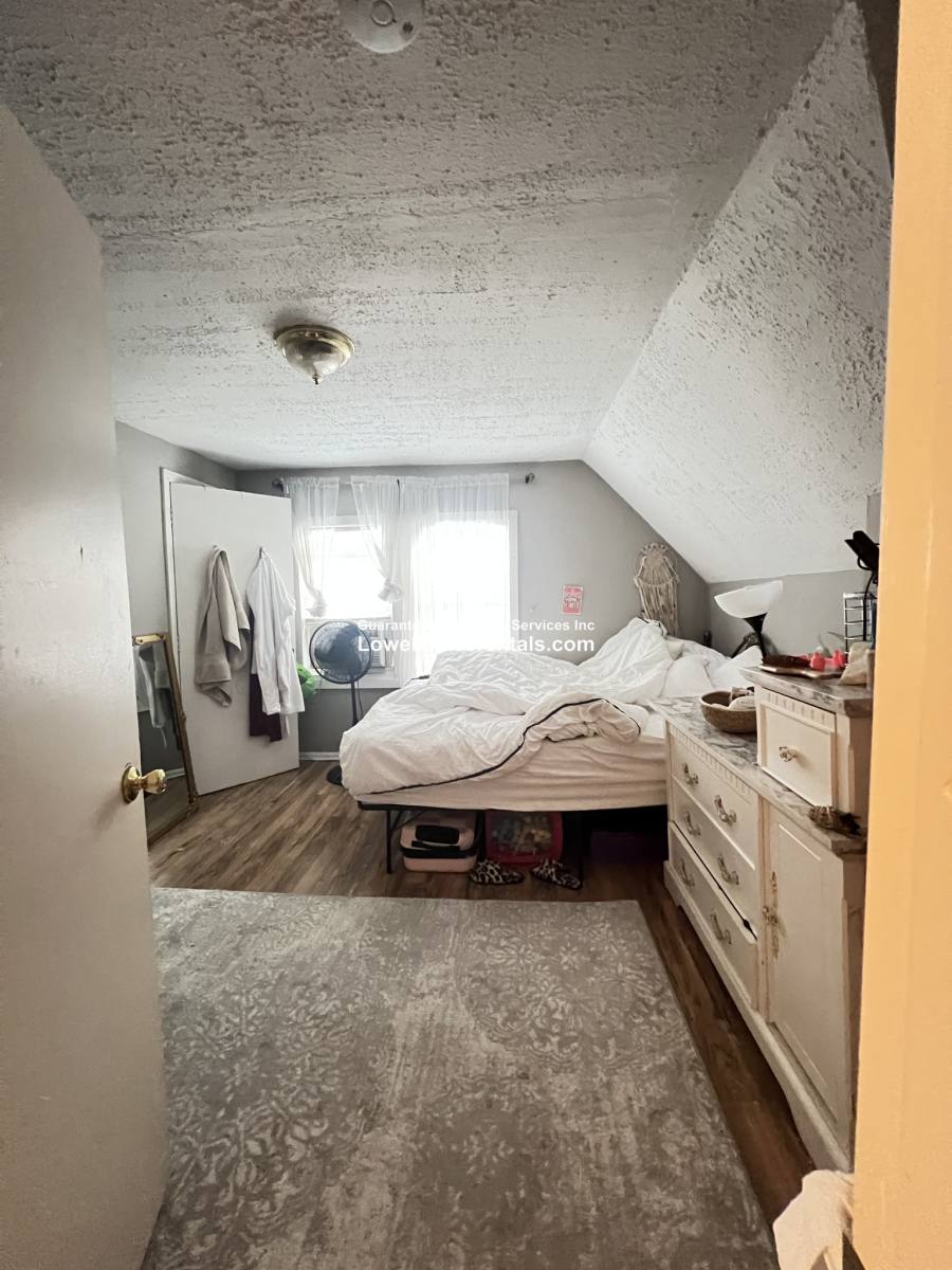 House for rent at 13 Phillips St, Lowell, MA 01854