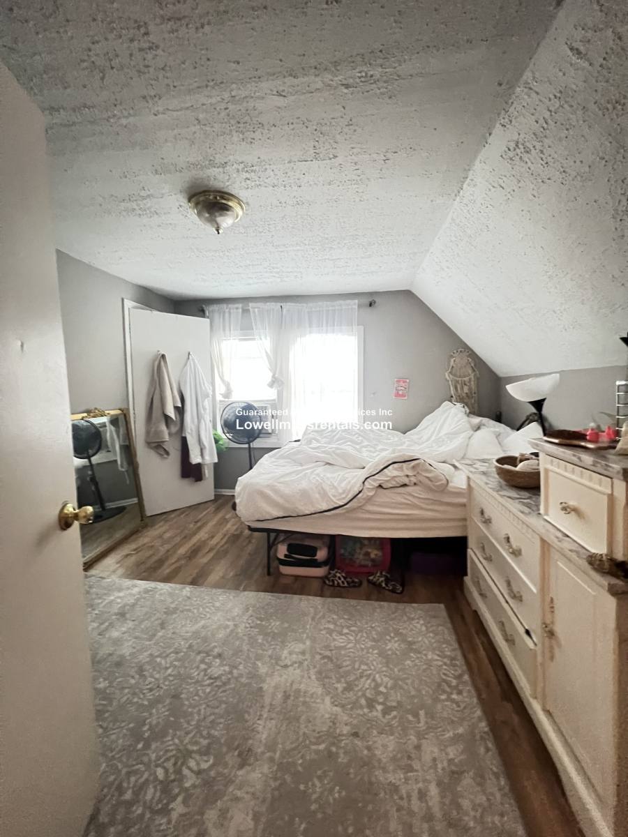 House for rent at 13 Phillips St, Lowell, MA 01854