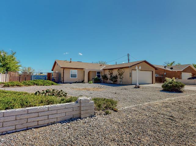 House for rent at 3010 May Circle, Rio Rancho, NM 87124