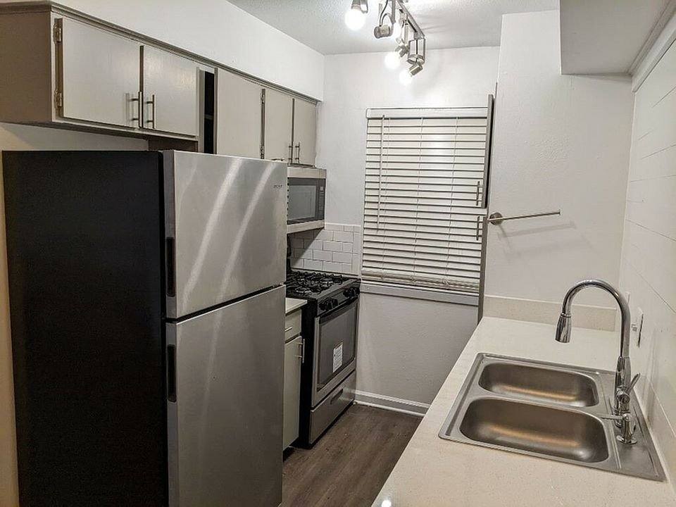 Apartment for rent at 8505 Shoal Creek Blvd #5-211, Austin, TX 78757
