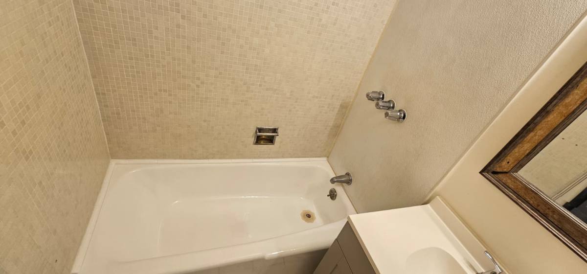 Apartment for rent at 206 N Park St #104, Los Angeles, CA 90026