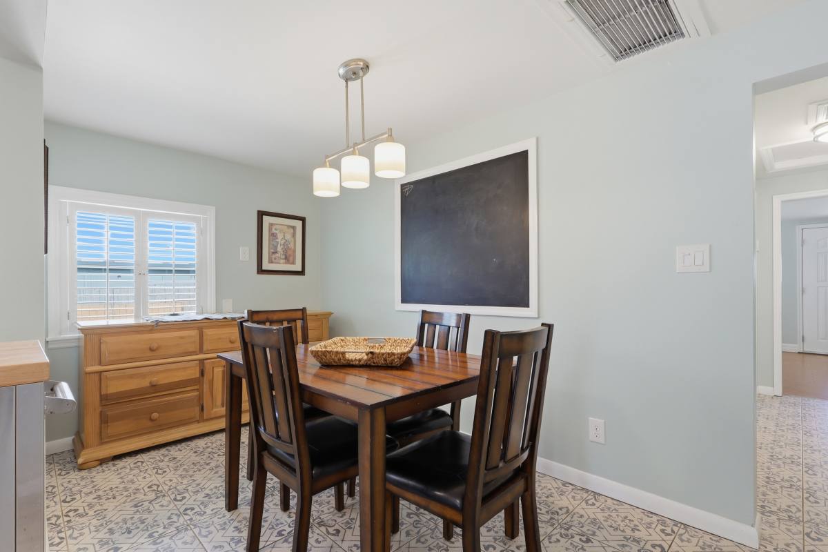 Apartment for rent at 587 Dixie Highway, Tarpon Springs, FL 34689