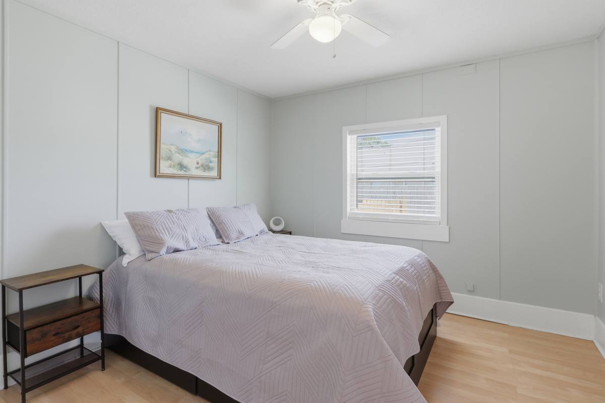 Apartment for rent at 587 Dixie Highway, Tarpon Springs, FL 34689