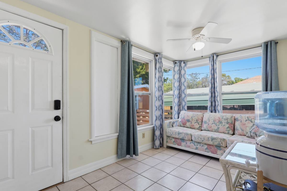 Apartment for rent at 587 Dixie Highway, Tarpon Springs, FL 34689