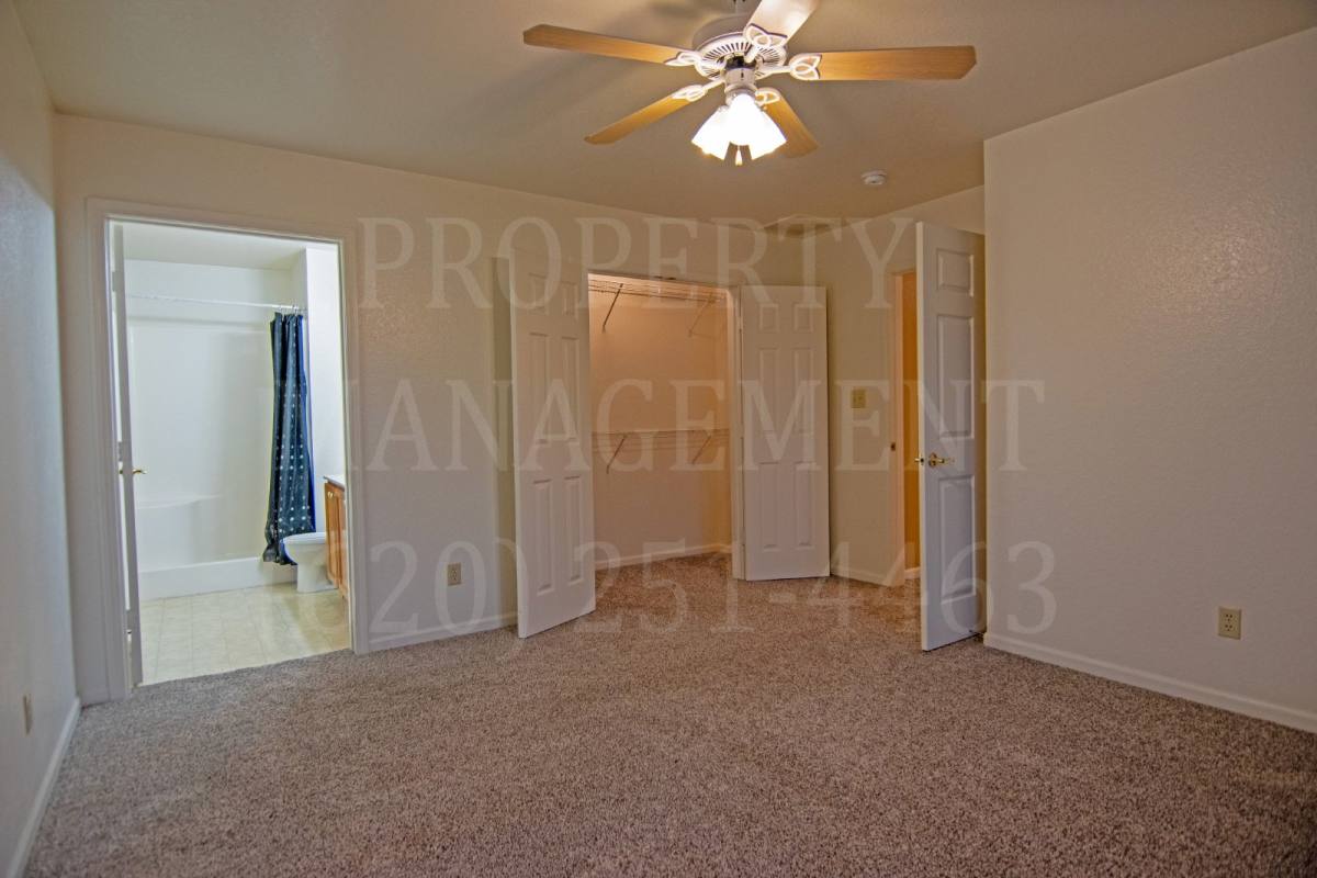 Townhouse for rent at 813 S Shawnee, S Coffeyville, OK 74072
