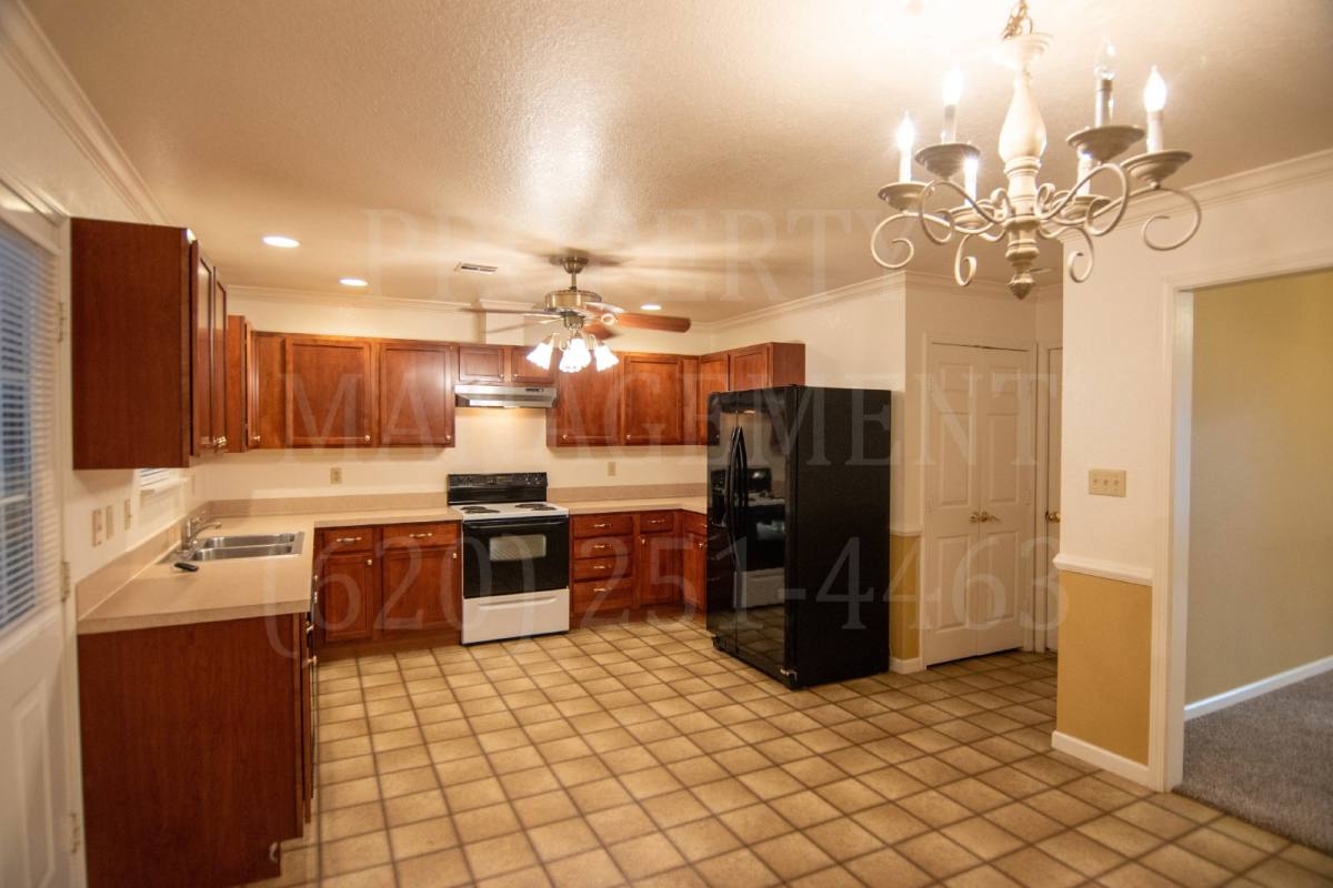 Townhouse for rent at 813 S Shawnee, S Coffeyville, OK 74072