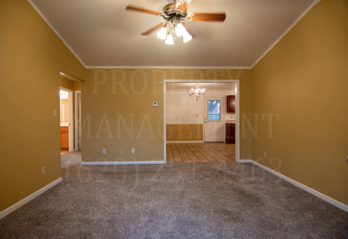 Townhouse for rent at 813 S Shawnee, S Coffeyville, OK 74072