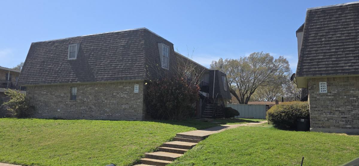 Condo for rent at 235 Vista Way, Fort Worth, TX 76126