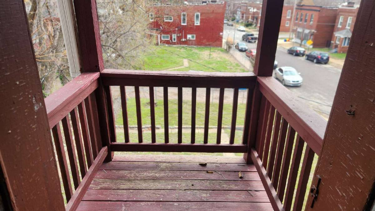 Apartment for rent at 3556 Tennessee Ave #2F, Saint Louis, MO 63118