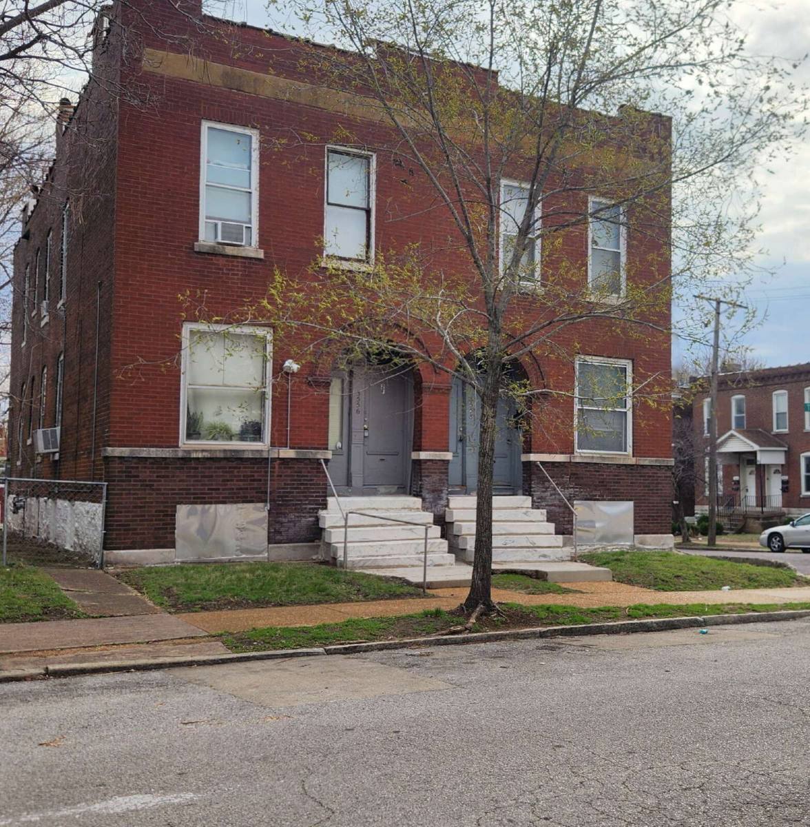 Apartment for rent at 3556 Tennessee Ave #2F, Saint Louis, MO 63118