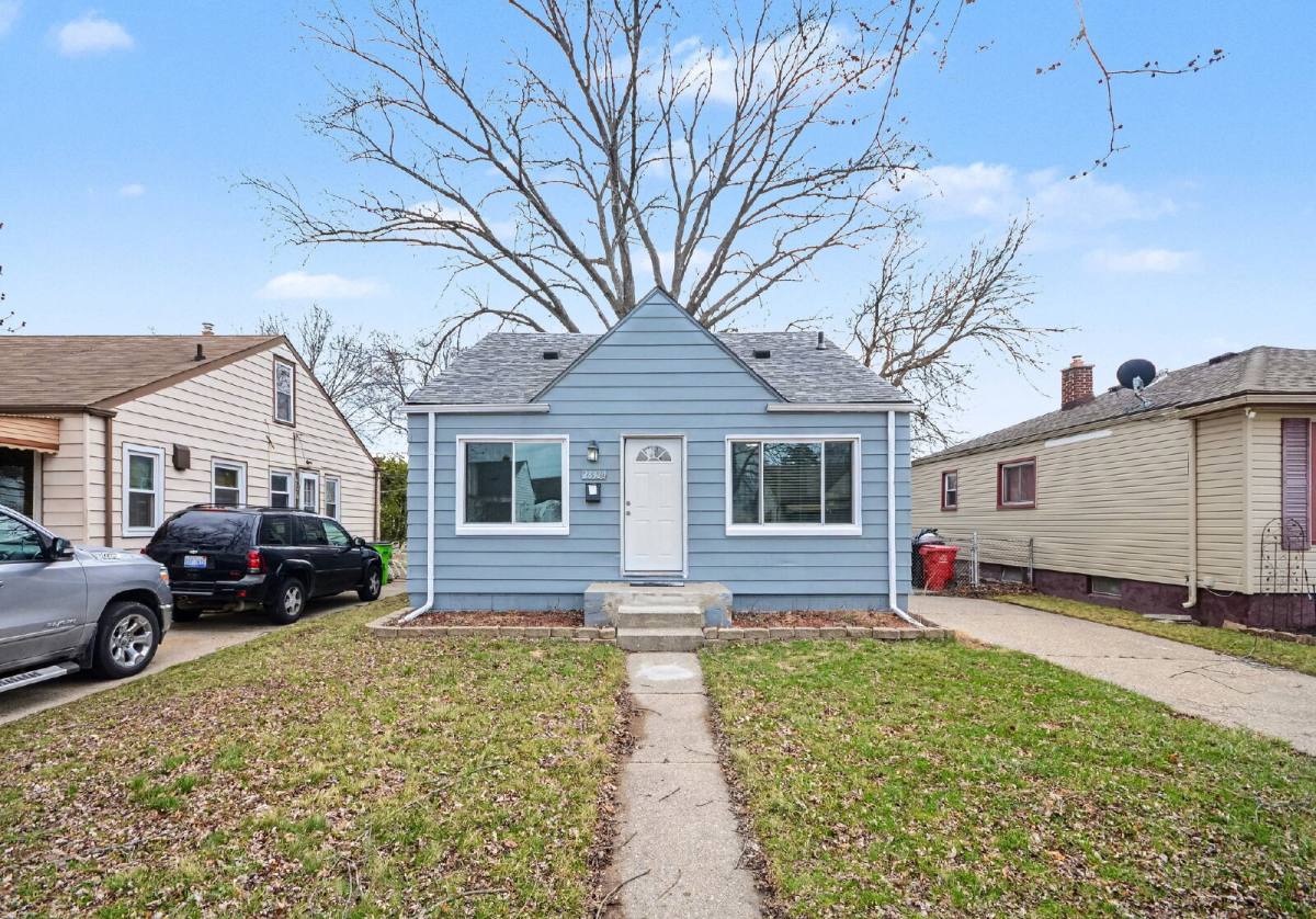 House for rent at 28320 Hillview St, Roseville, MI 48066