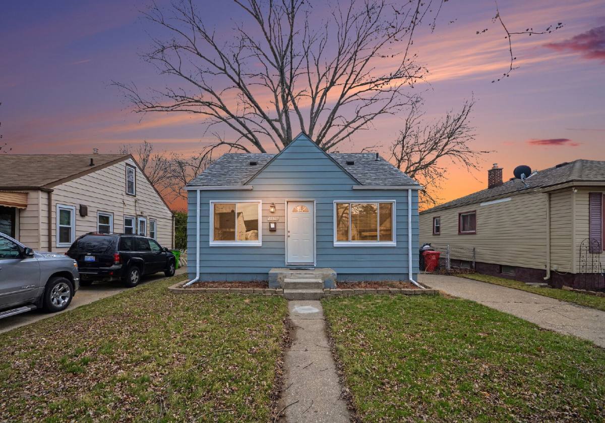 House for rent at 28320 Hillview St, Roseville, MI 48066