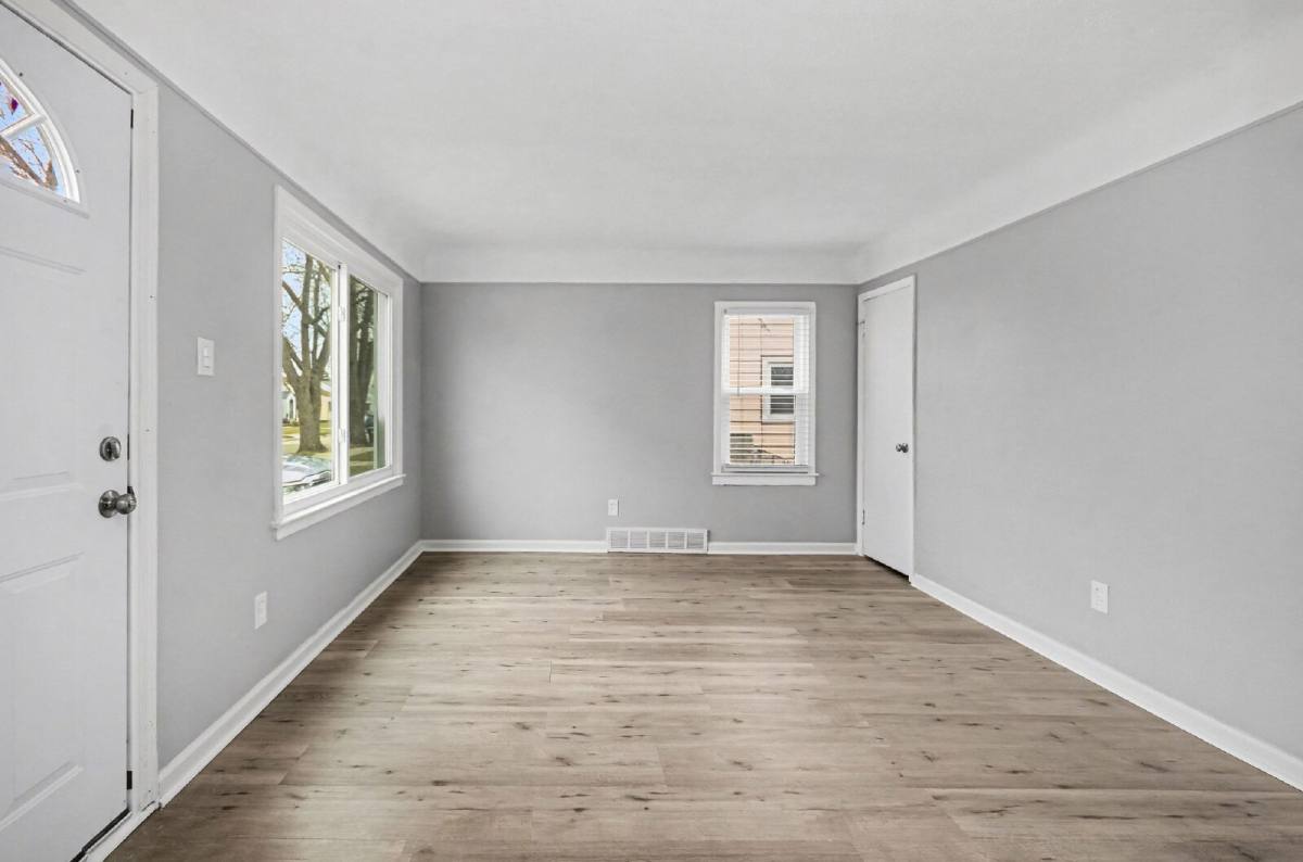House for rent at 28320 Hillview St, Roseville, MI 48066