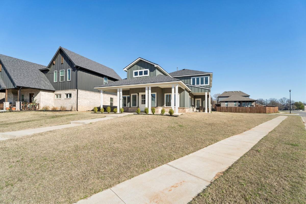 House for rent at 2410 W Charleston St, Broken Arrow, OK 74011