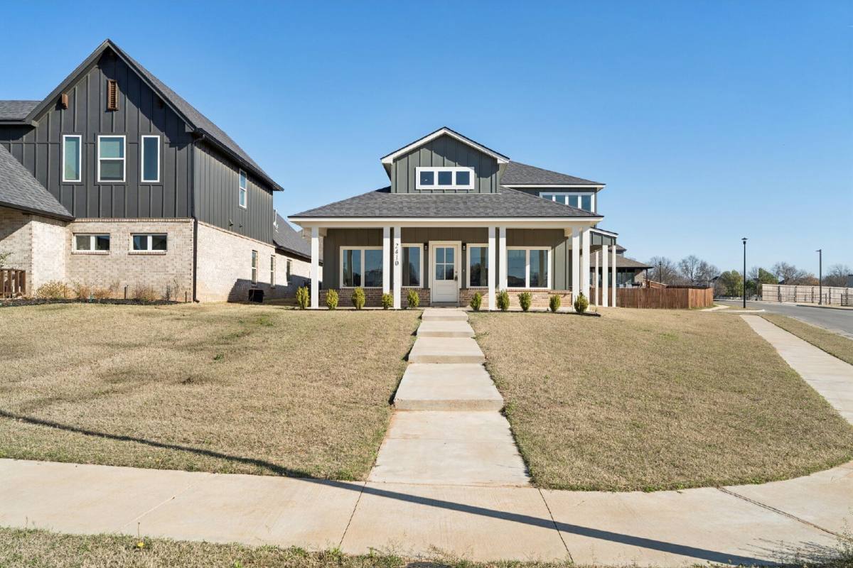 House for rent at 2410 W Charleston St, Broken Arrow, OK 74011