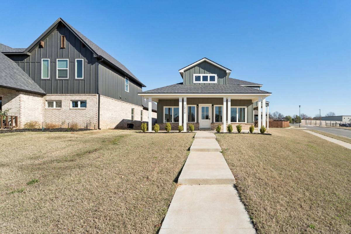 House for rent at 2410 W Charleston St, Broken Arrow, OK 74011