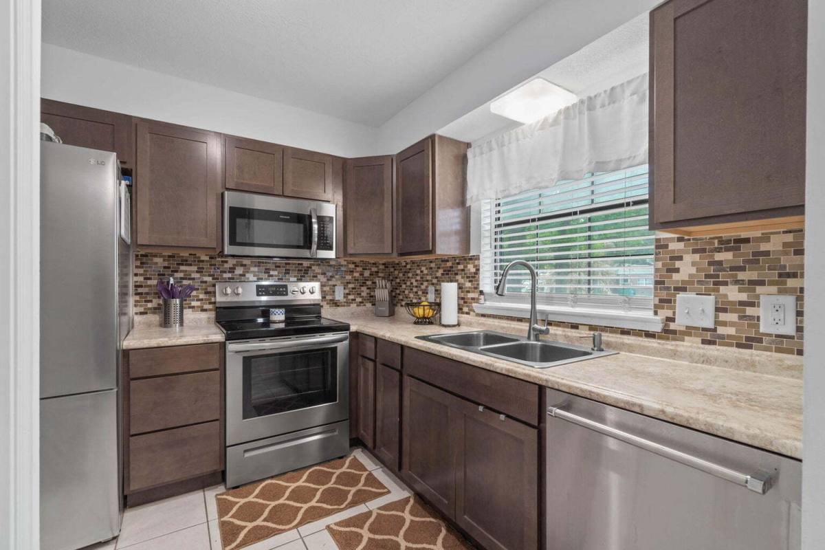 Townhouse for rent at 216 Cloverdale Blvd #C, Fort Walton Beach, FL 32547
