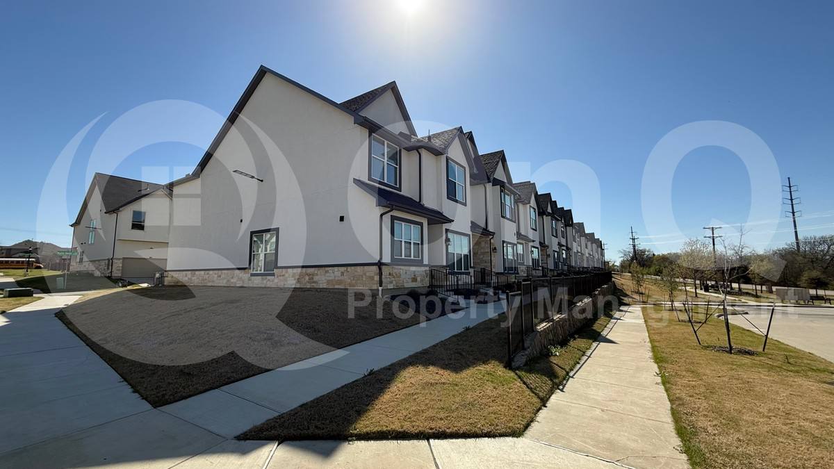 Townhouse for rent at 349 Mule Deer Mews, Little Elm, TX 75068