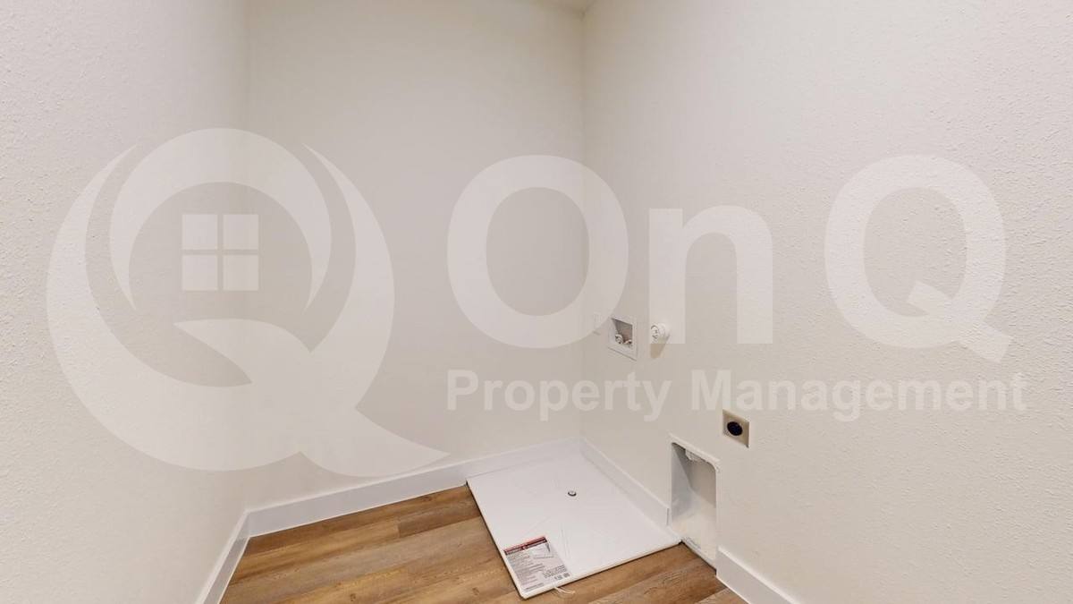 Townhouse for rent at 353 Buck Ridge Dr, Little Elm, TX 75068