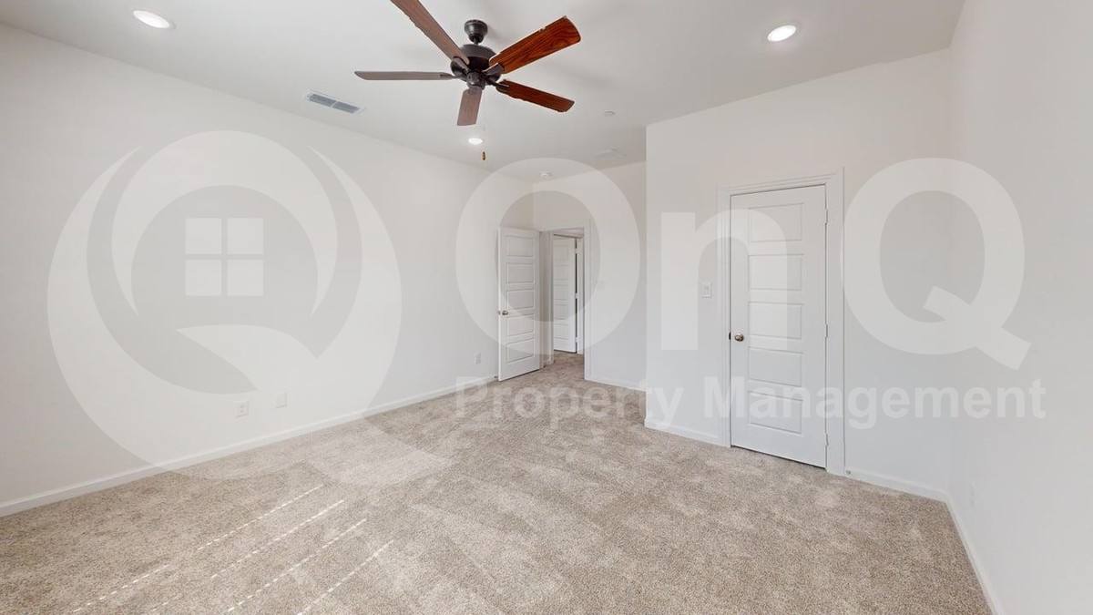 Townhouse for rent at 285 Buck Ridge Dr, Little Elm, TX 75068