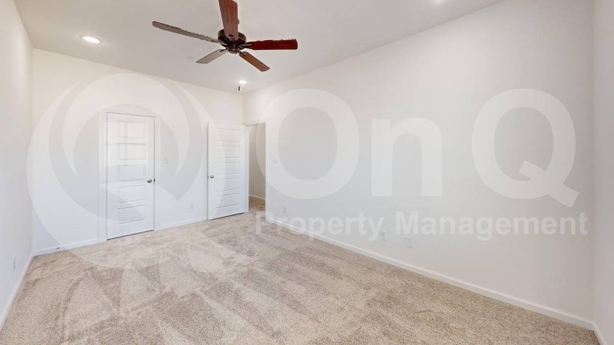 Townhouse for rent at 285 Buck Ridge Dr, Little Elm, TX 75068